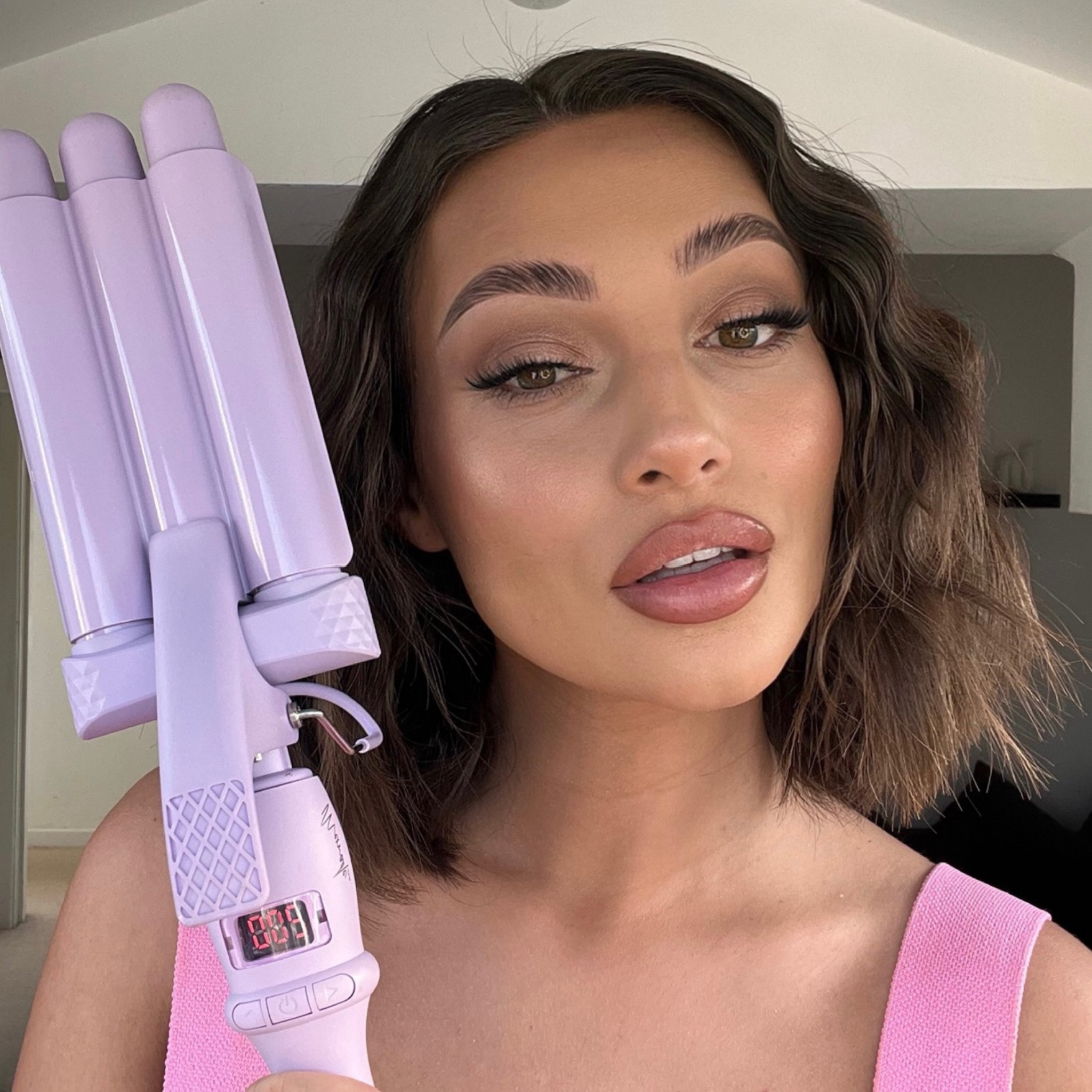 Model using the PRO Hair Waver - 22mm Cutie® Lilac