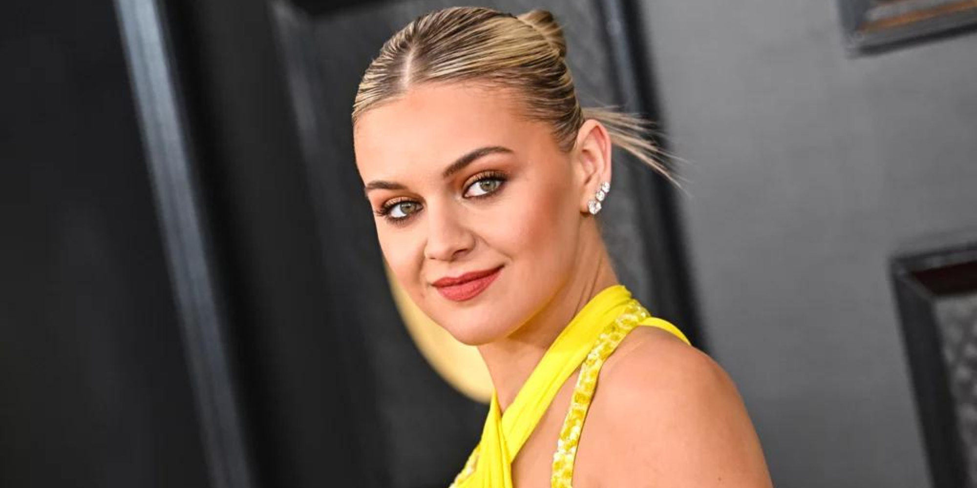 THE $21 PRODUCT BEHIND KELSEA BALLERINI'S SLEEK BUN AT THE GRAMMYS